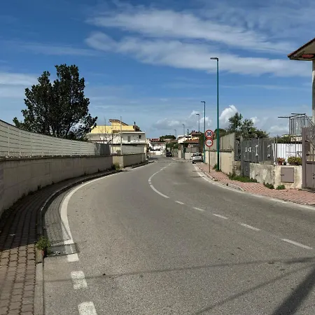 St. Maria La Bruna - Rifugio Di Lusso Con Posto Auto A 2 Passi Dalla Metro Di Villa *